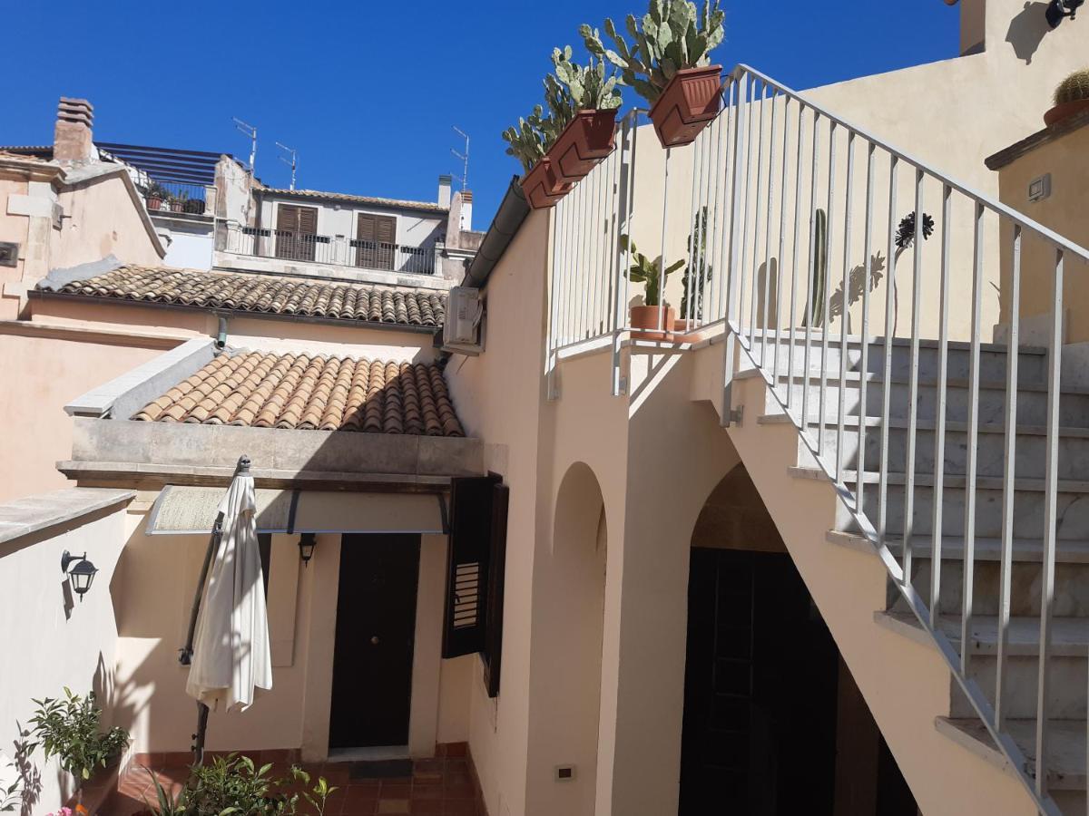 La Casa Di Sarah Villa Syracuse Exterior photo